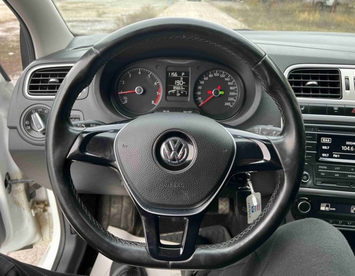 Авто с пробегом Volkswagen Polo Sedan, 2018